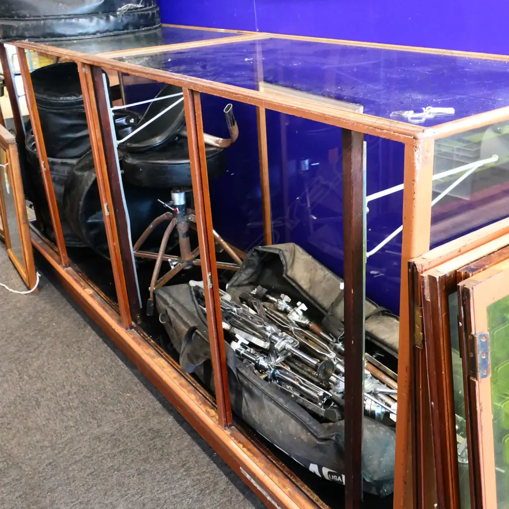 OLD SHOP CABINET WITH 4 GLAZED DOORS Image 1++