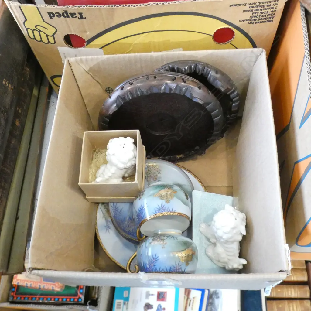 BOX LOT ORIENTAL ITEMS; TEA CUPS, PR FU DOGS, 2 WOODEN STANDS ETC Image 1++
