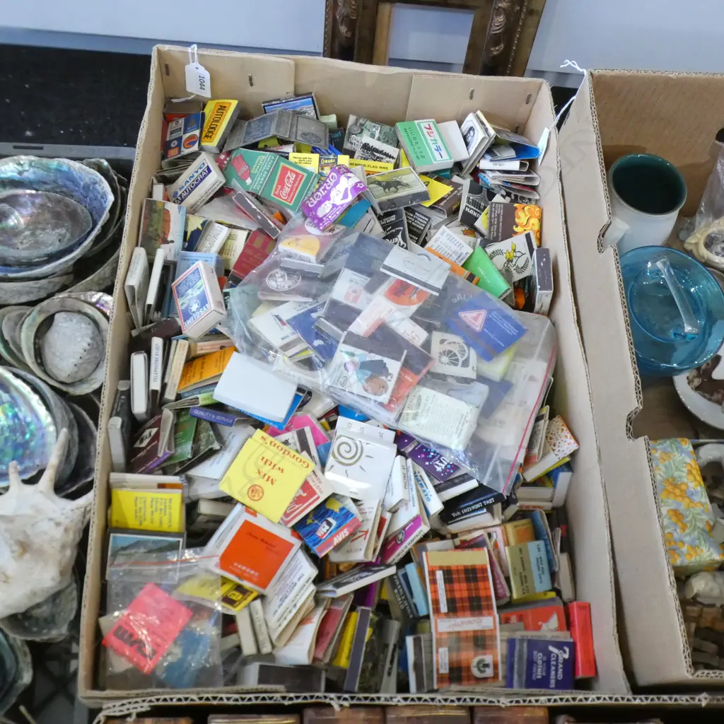BOX OF VINTAGE MATCHBOXES Image 1++