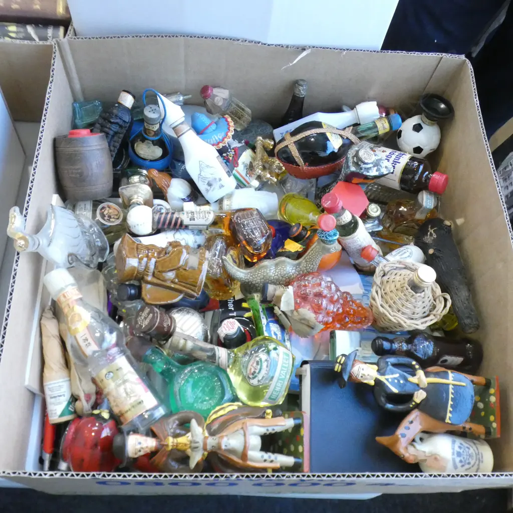 BOX LOT VINTAGE NOVELTY LIQUER BOTTLES ETC Image 1++