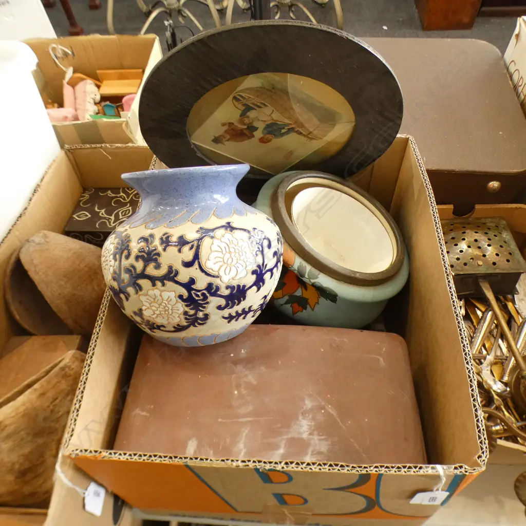 BOX OF RADIO. SHOES. PICTURE. CHINA ETC Image 1++