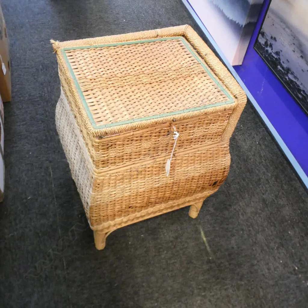 VINTAGE CANE SEWING BOX  Image 1++