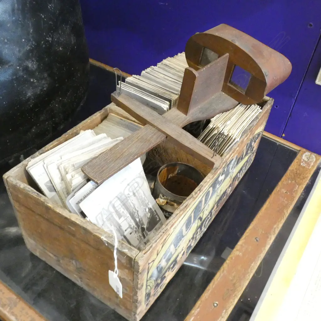 STEROSCOPIC VIEWER + LGE SEL. CARDS ETC Image 1++