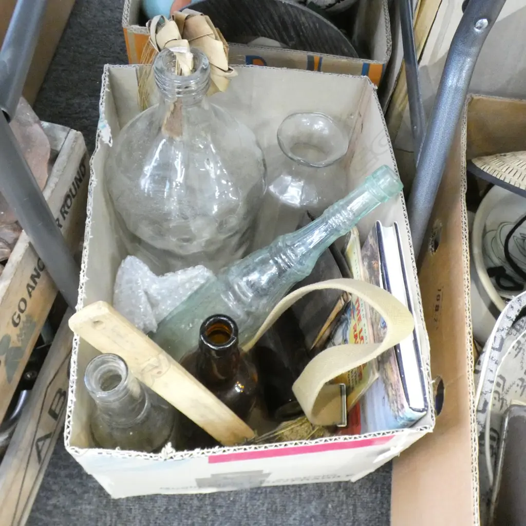 BOX GLASS BOTTLES + SKIMMER + BOOKS Image 1++
