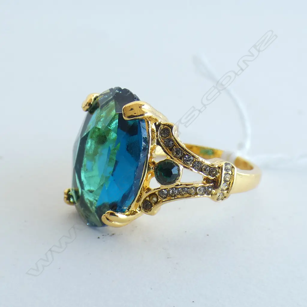 GOLD PLATED  LGE FAUX TOPAZ RING Image 1++