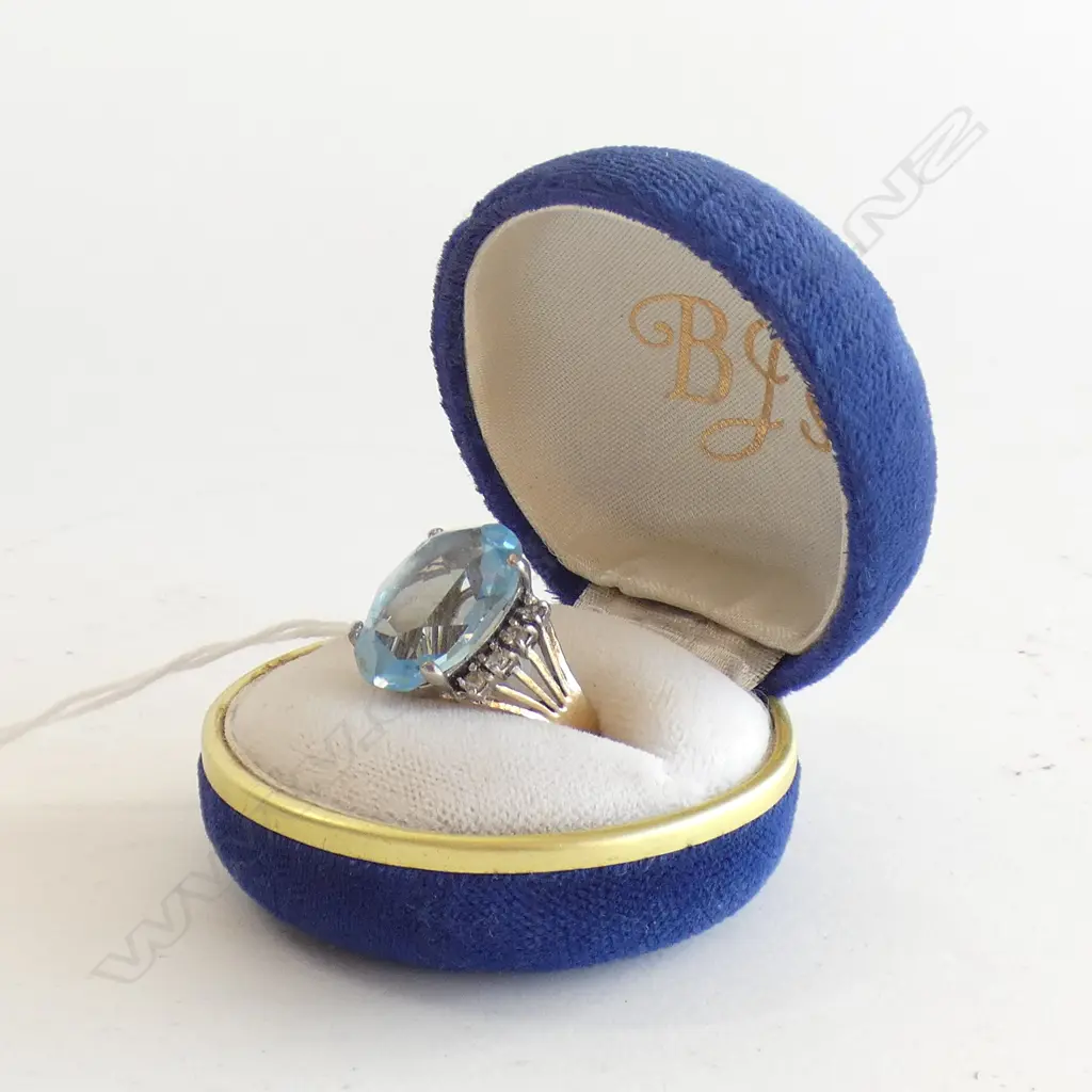 DRESS RING WITH BLUE STONE Image 1++