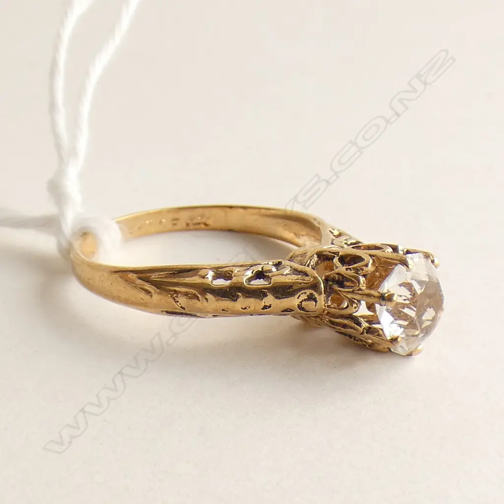 14CT GOLD & WHITE SAPPHIRE? RING 1.4 GRAMS Image 1++