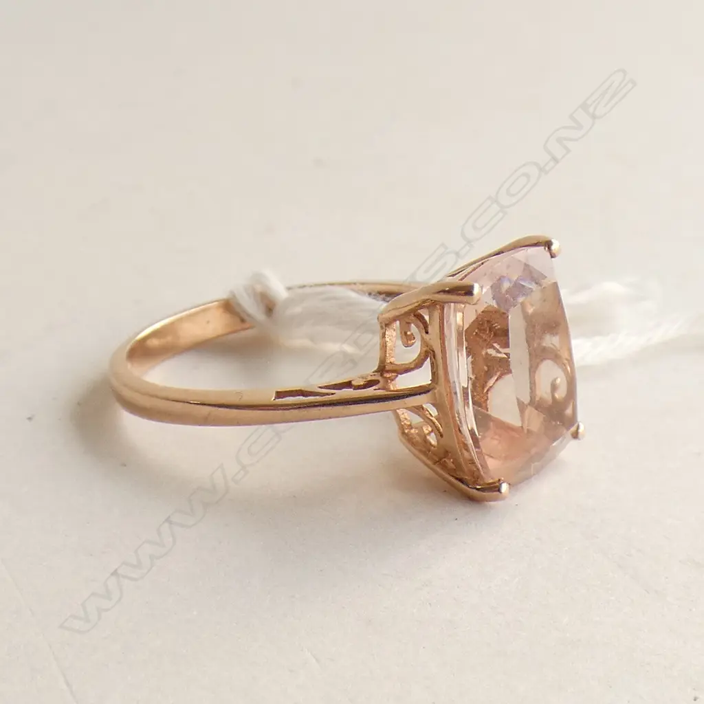 10CT ROSE GOLD PALE PINK STONE 2.3 GRAMS Image 1++