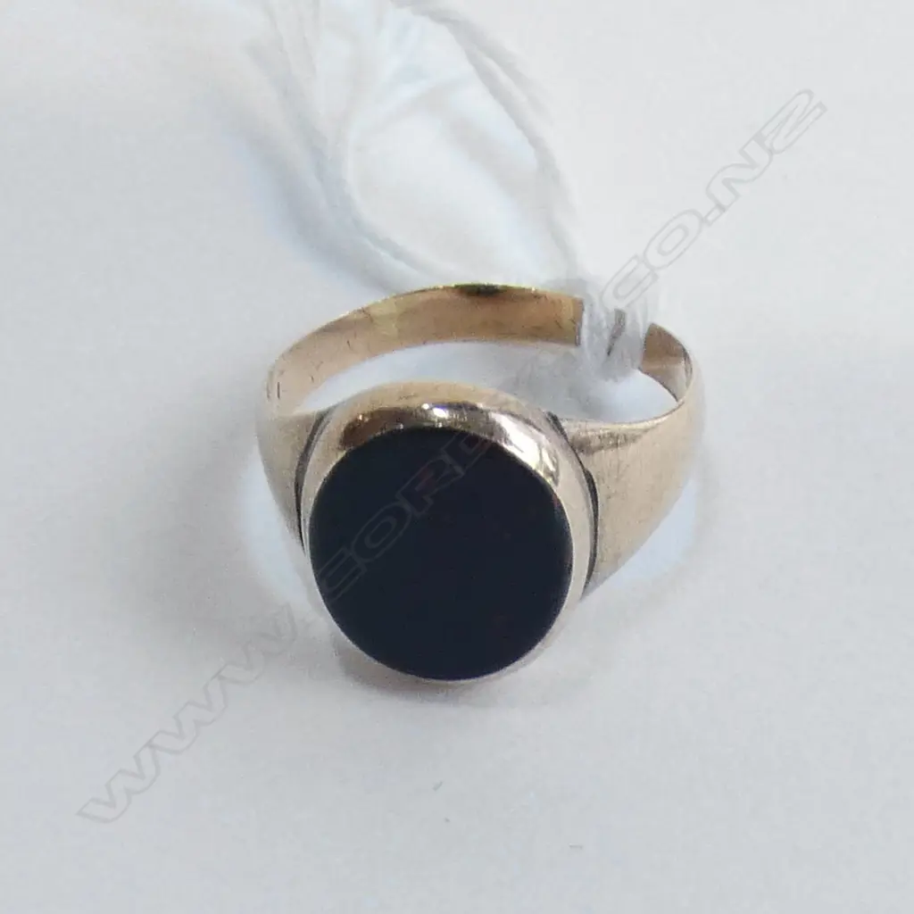 14CT BLOODSTONE AGATE RING WITH GEMLAB REPORT. Image 1++