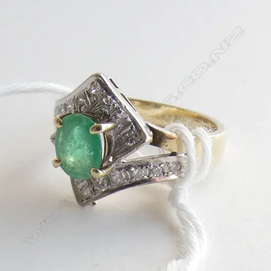 14CT GOLD EMERALD & DIAMOND RING 5 GRAMS w. 2019 VALUATION $1990