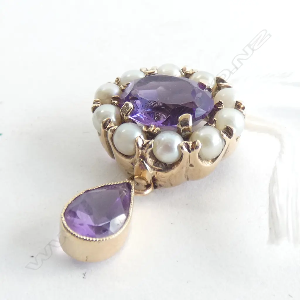 9CT GOLD PEARL AND AMETHYST PENDANT Image 1++