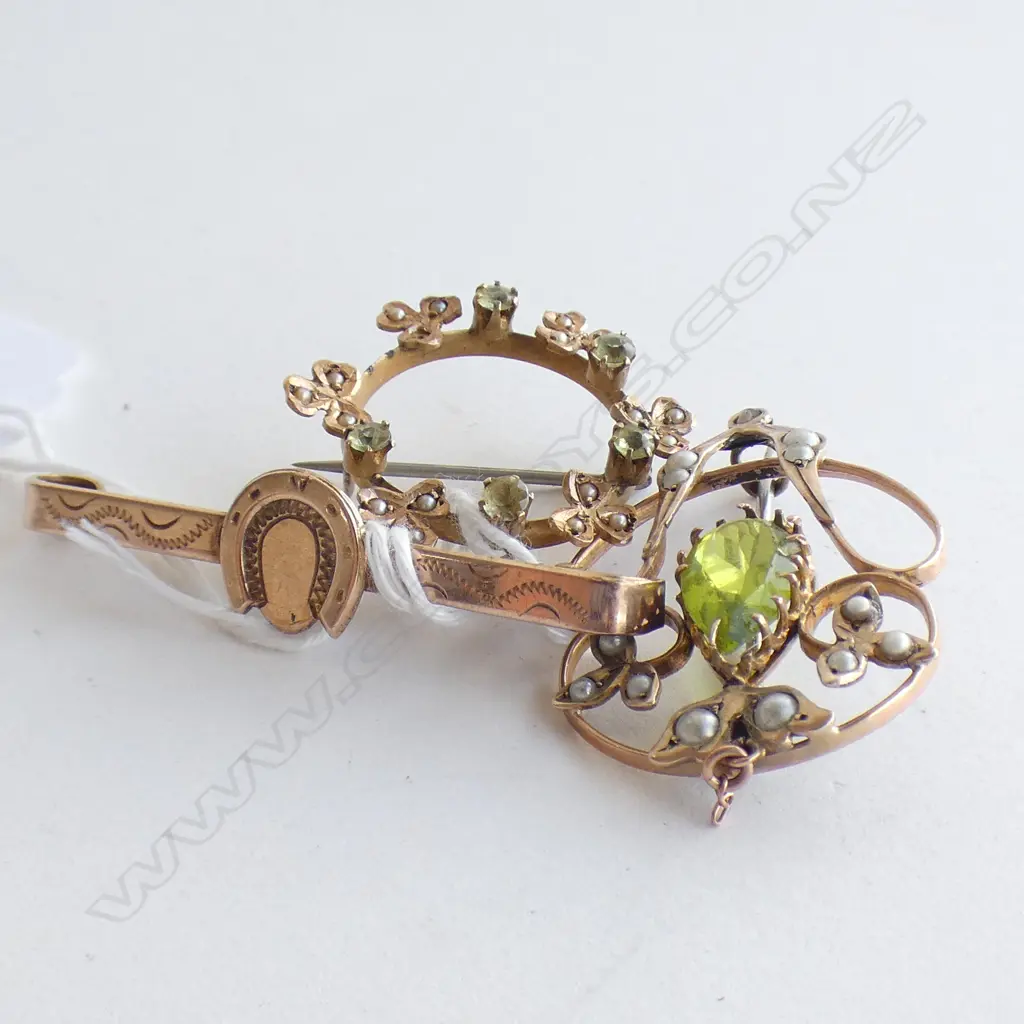 3 ANTIQUE 9CT GOLD BROOCHES (MINOR FAULTS) 9.3 GRAMS Image 1++