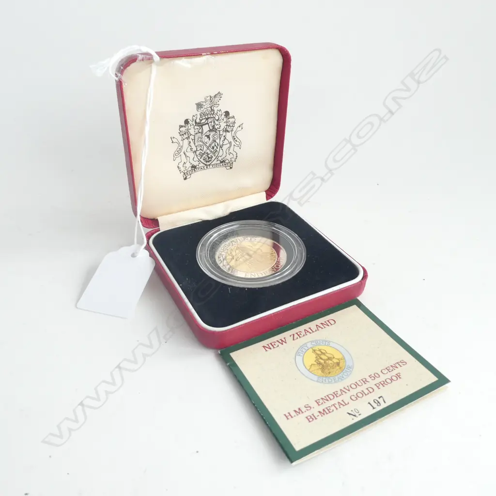 HMS ENDEAVOUR 50c BI-METAL GOLD PROOF COIN 197/500 9CT WHITE GOLD/22CT YELLOW GOLD Image 1++