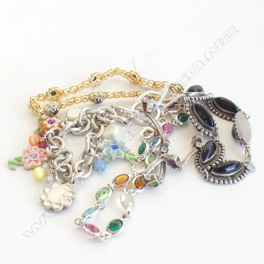 SILVER GILT BRACELET & 4 OTHER SILVER BRACELETS Image 1++