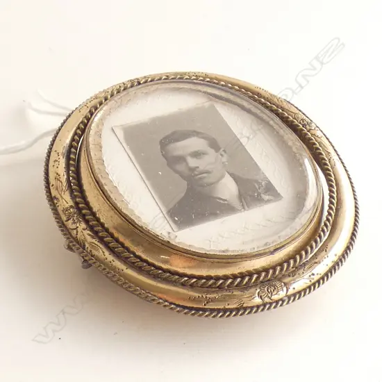 VICTORIAN DOUBLE SIDED BROOCH