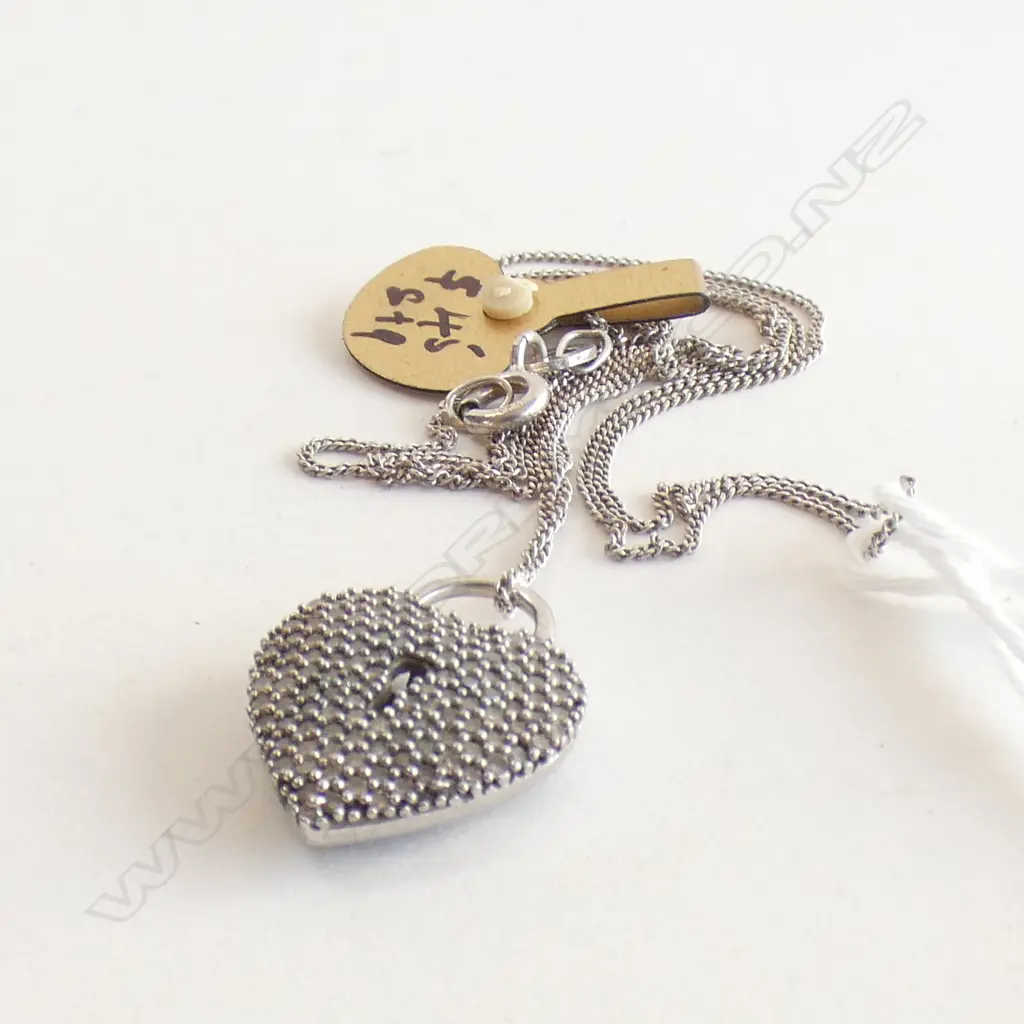 SILVER PADLOCK PENDANT FAUX DIAMONDS ON SILVER CHAIN Image 1++