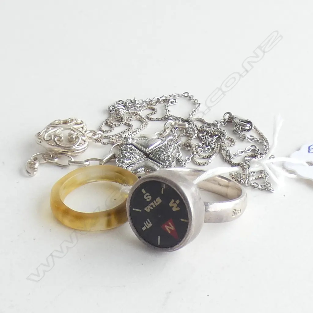 PR NECKLACES INCL 1 STG SILVER HEART, STG SILVER COMPASS RING & AMBER STONE RING Image 1++