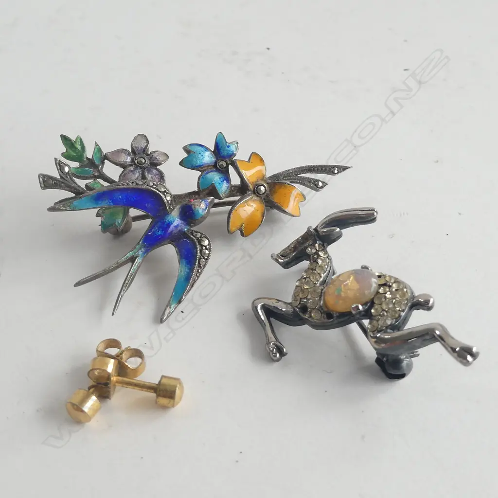 SILVER ENAMEL MARCASITE BROOCH/COSTUME BROOCH/GOLD METAL STUD EARRINGS Image 1++