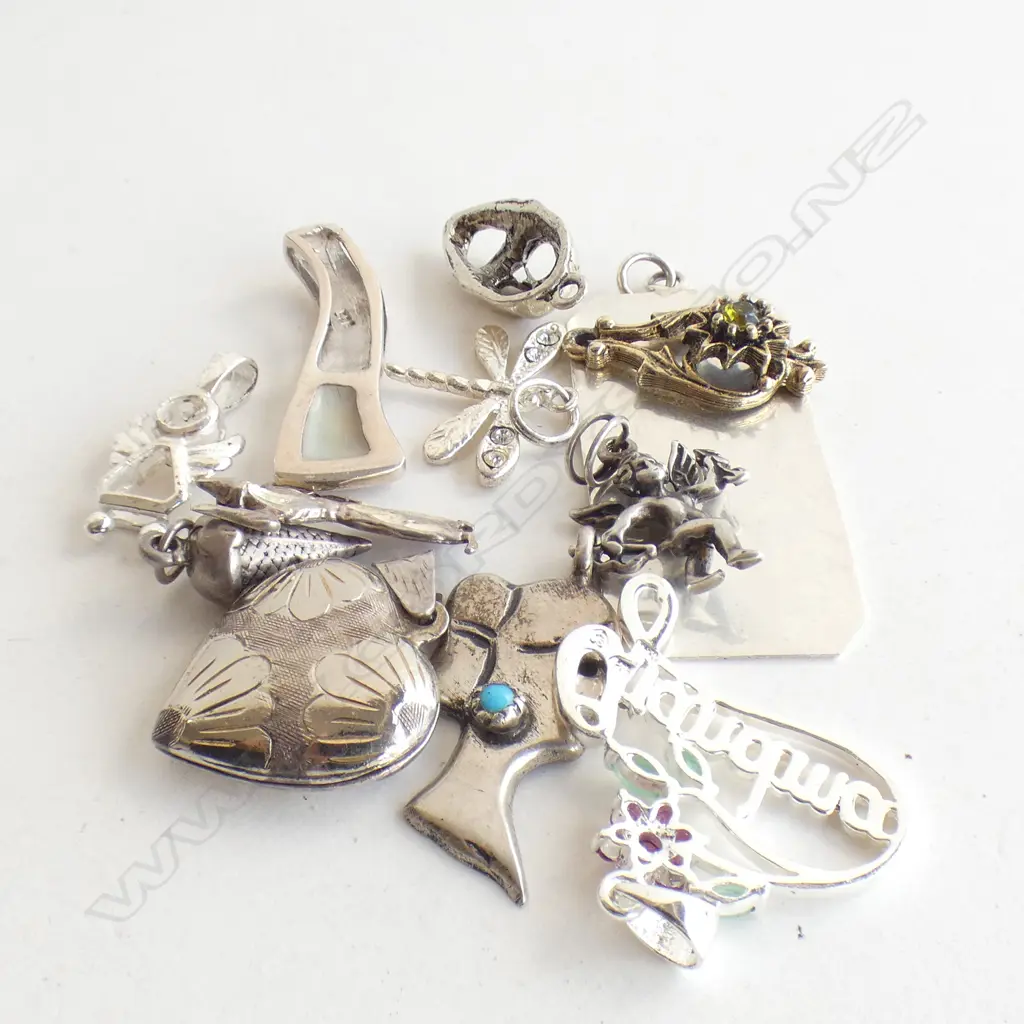 BAG MIX PENDANTS ETC. INCL 925 & STG SILVER 36GMS Image 1++