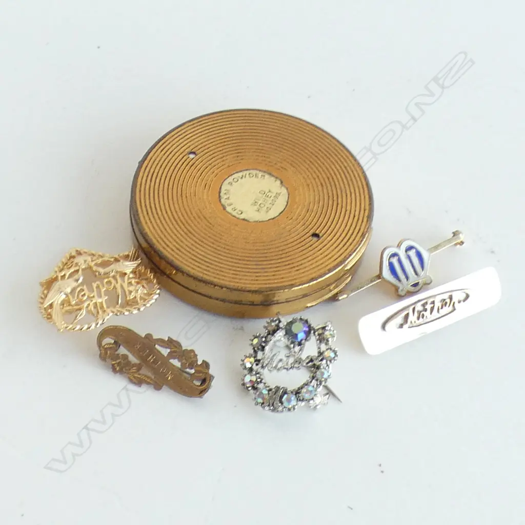 5 OLD BROOCHES INCL 5 'MOTHER' & VINTAGE COTY COMPACT  Image 1++