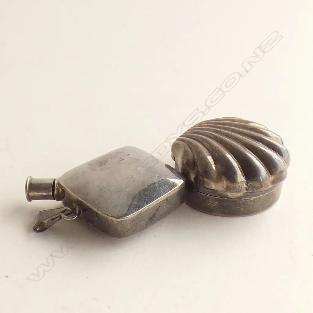 STG PILL BOX & PERFUME BOTTLE PENDANT 32 GRAMS Image 1++
