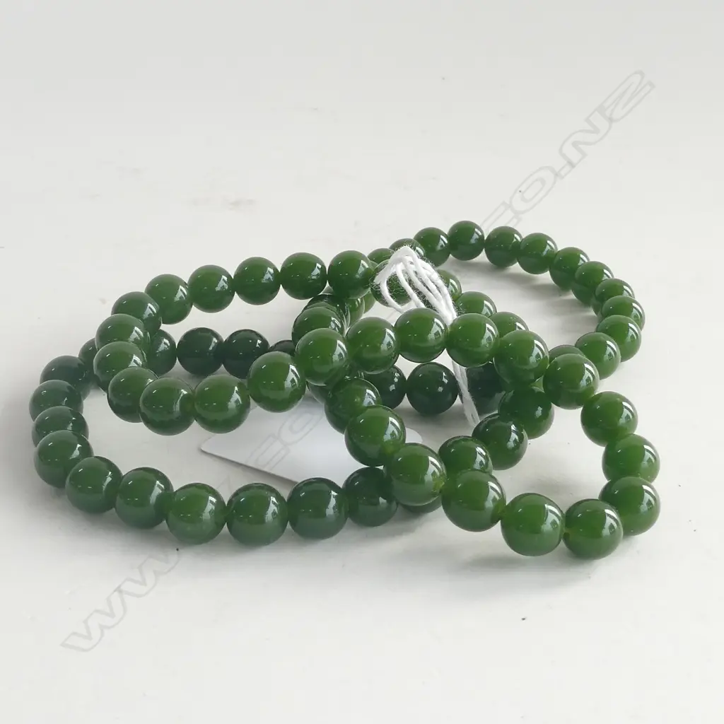 DEEP GREEN JADE BEAD NECKLACE Image 1++