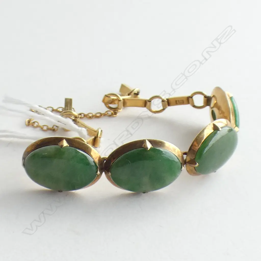 14CT GOLD AND JADE BRACELET Image 1++