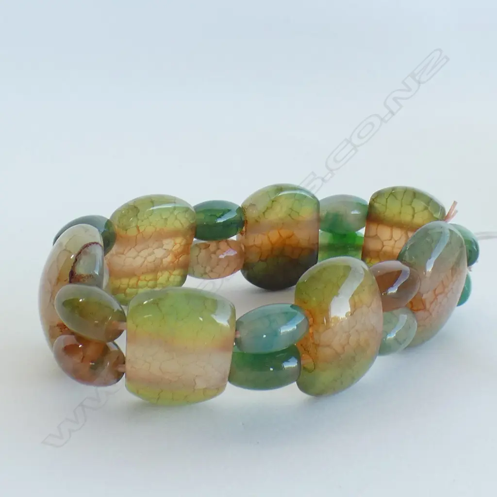 POLISHED AGATE OR JADE BRACELET Image 1++