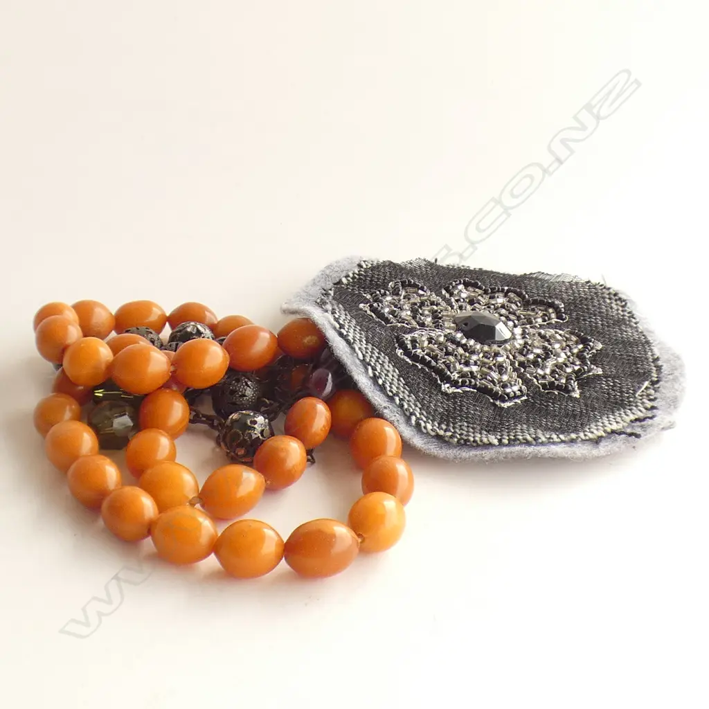 PR MIXED GLASS & STONE BRACELETS, AMBER NECKLACE ? & LG FELT & BEADED BROOCH (DIA  100MM) Image 1++