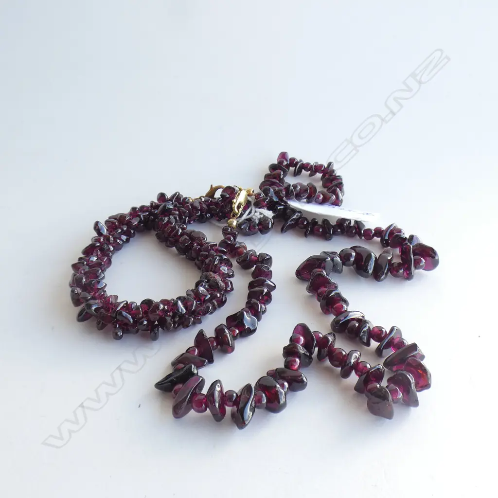 DEEP RED GARNET CHIP NECKLACE & BRACELET Image 1++