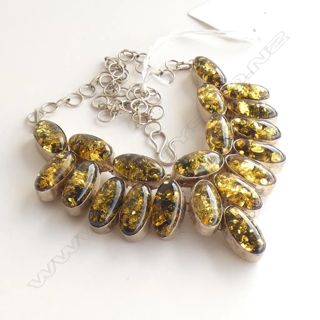 STG & RECONSTITUTED AMBER NECKLACE Image 1++