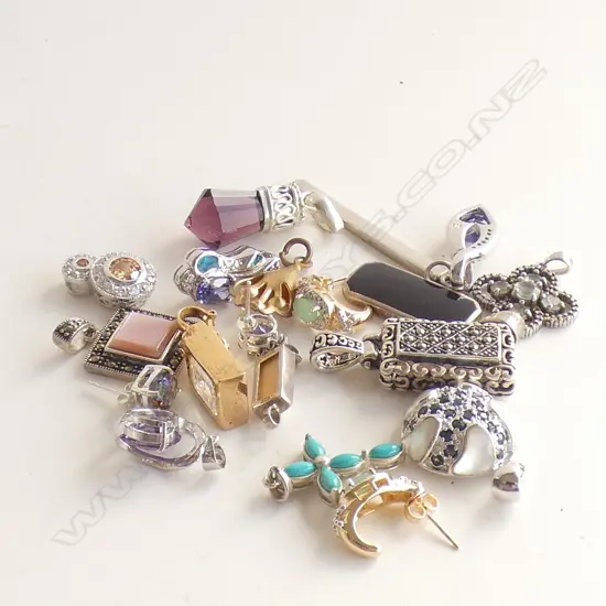 ASST. STG PENDANTS 