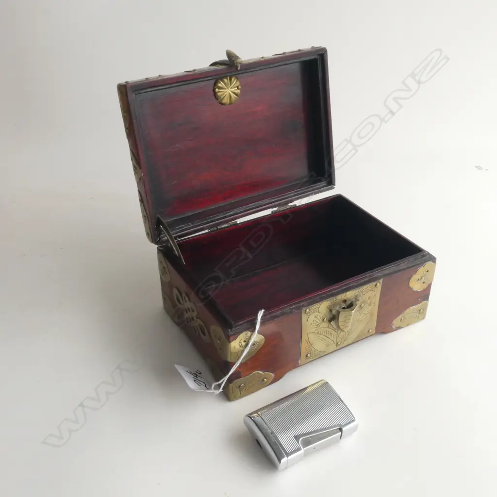 CHINESE WOOD & BRASS JEWELLERY BOX AND RONSON LIGHTER Image 1++