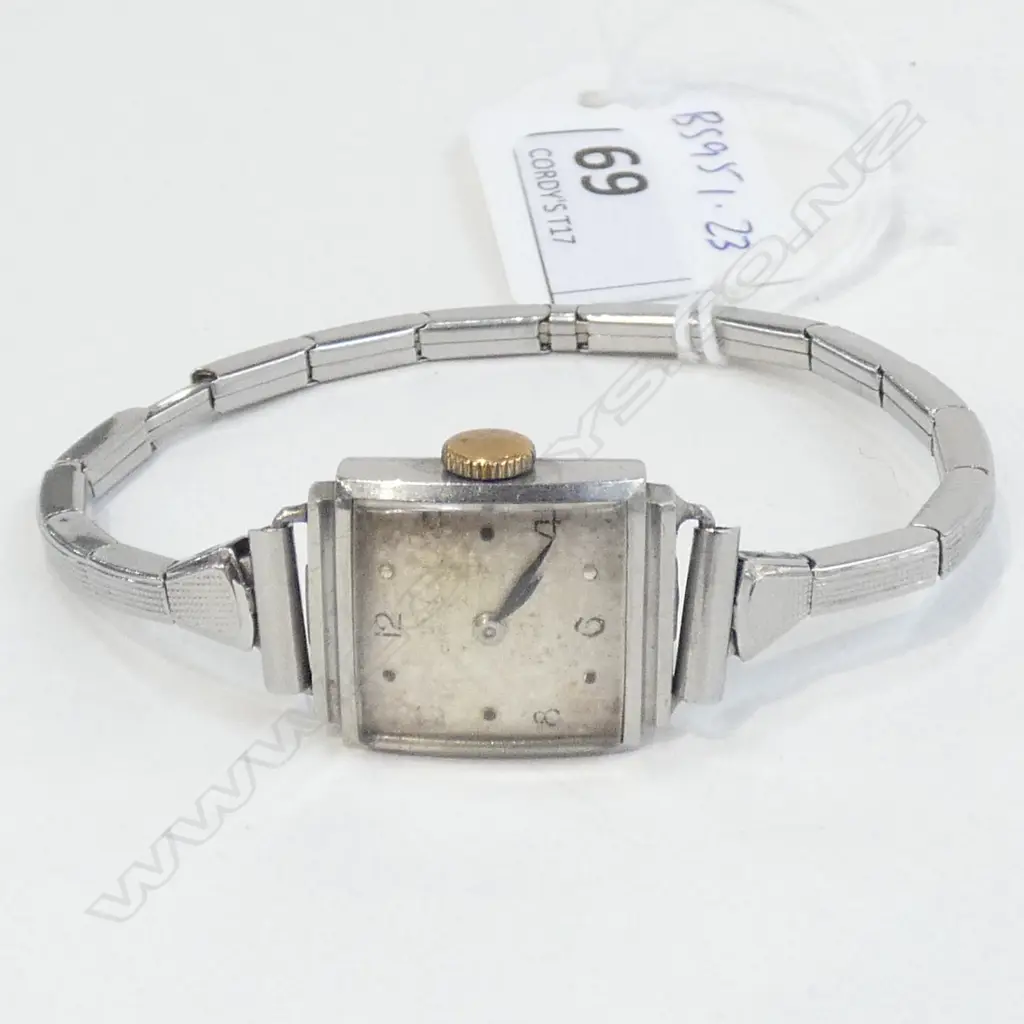 Omega Vintage Ladies Steel. Runs ok – issue with crown and requires service Image 1++