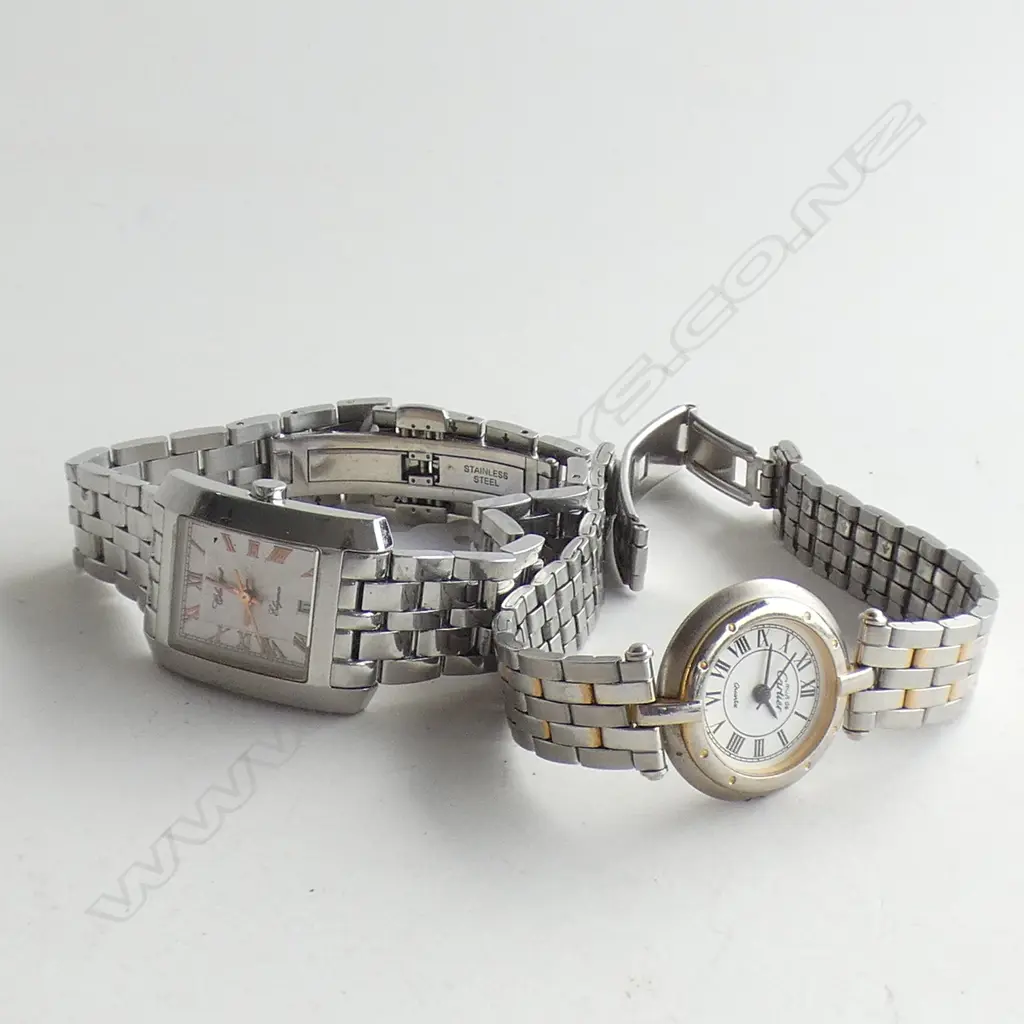 2 LADIES WATCHES (NOT WORKING) Image 1++