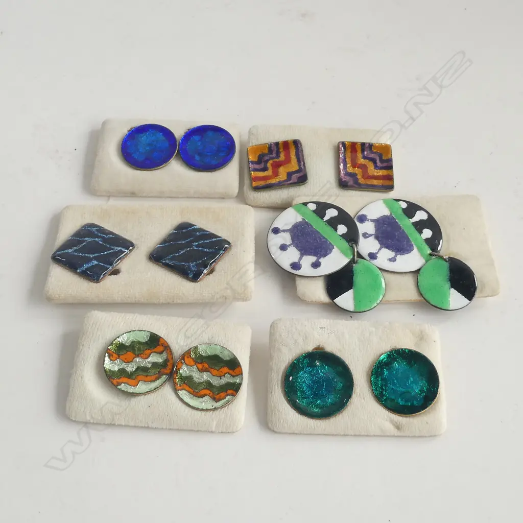 6 PRS VINTAGE 1960/70'S ENAMELLES CLIP-ON EARRINGS NEW OLD STOCK Image 1++