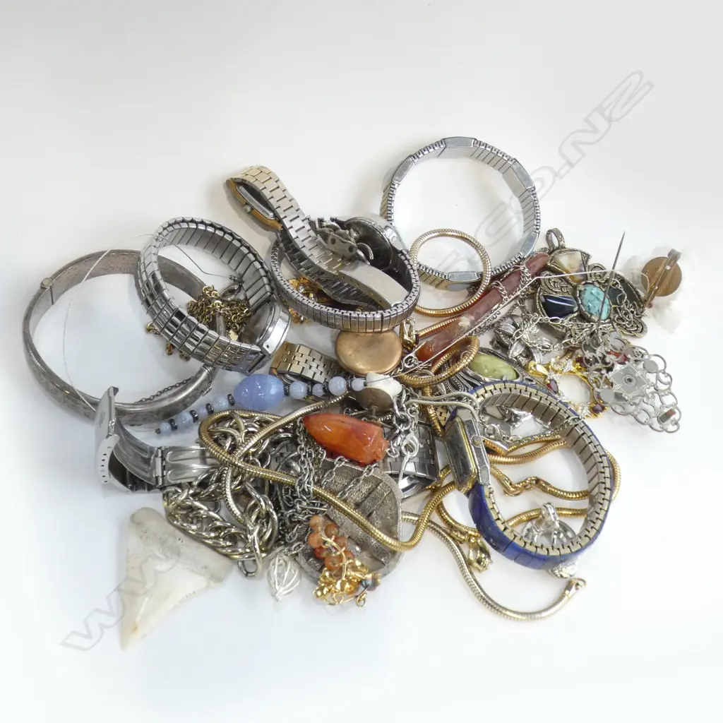 BAG ASST. COSTUME JEWELLERY INCL. STG BANGLE, WATCHES, AGATES ETC Image 1++