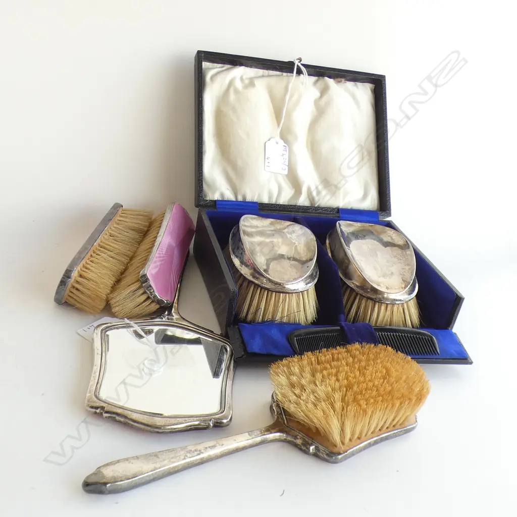 4 PCE STG VANITY SET (PINK ENAMEL AF) + CASED STG BRUSHES Image 1++