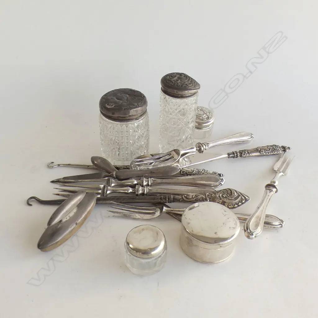 ASST. STG SILVER VANITY ITEMS Image 1++