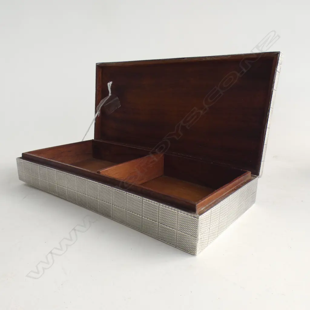 MODERN SILVER CIGARETTE BOX WOOD LINED 451gm Image 1++