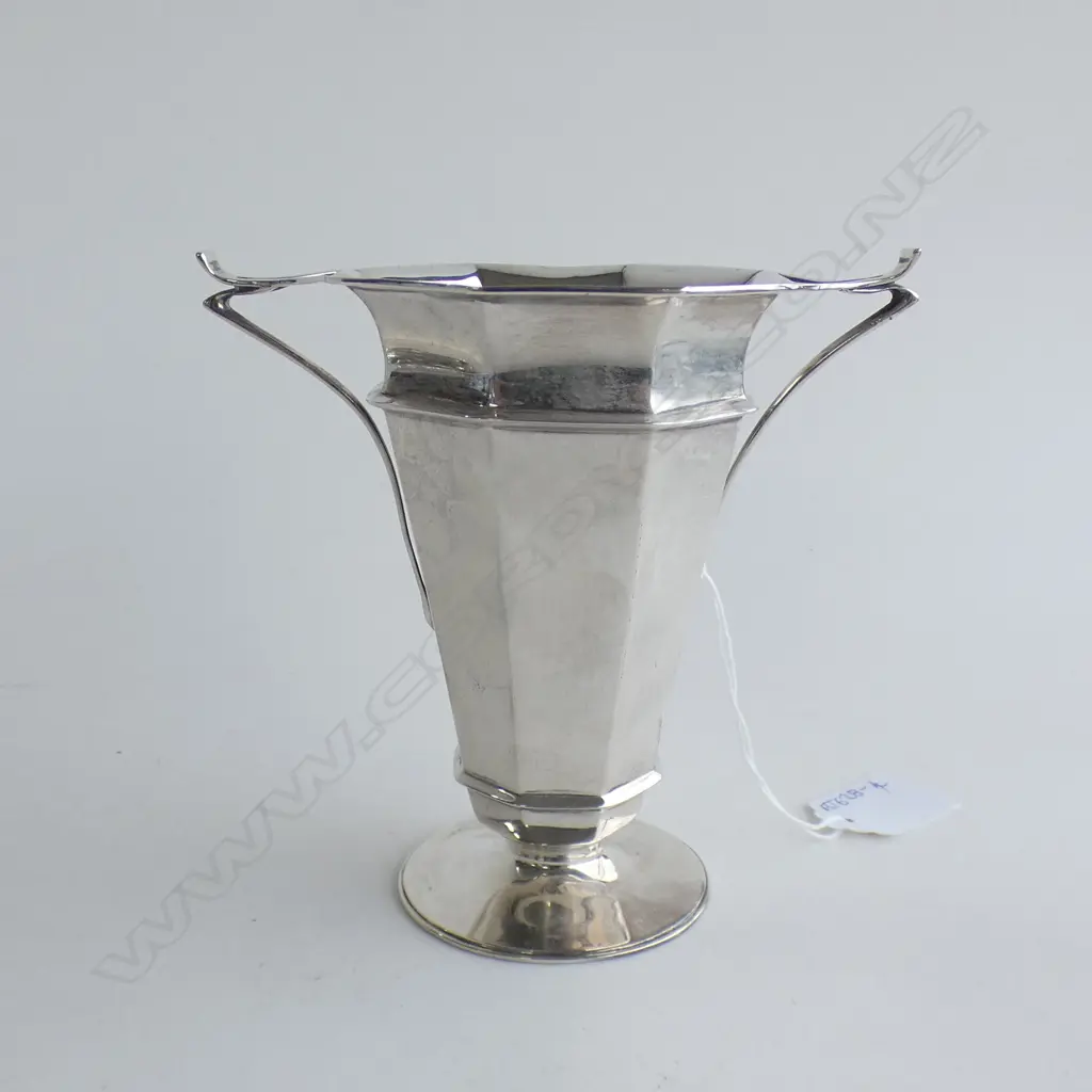 SILVER TWO HANDLED VASE LONDON 1907 173gm Image 1++