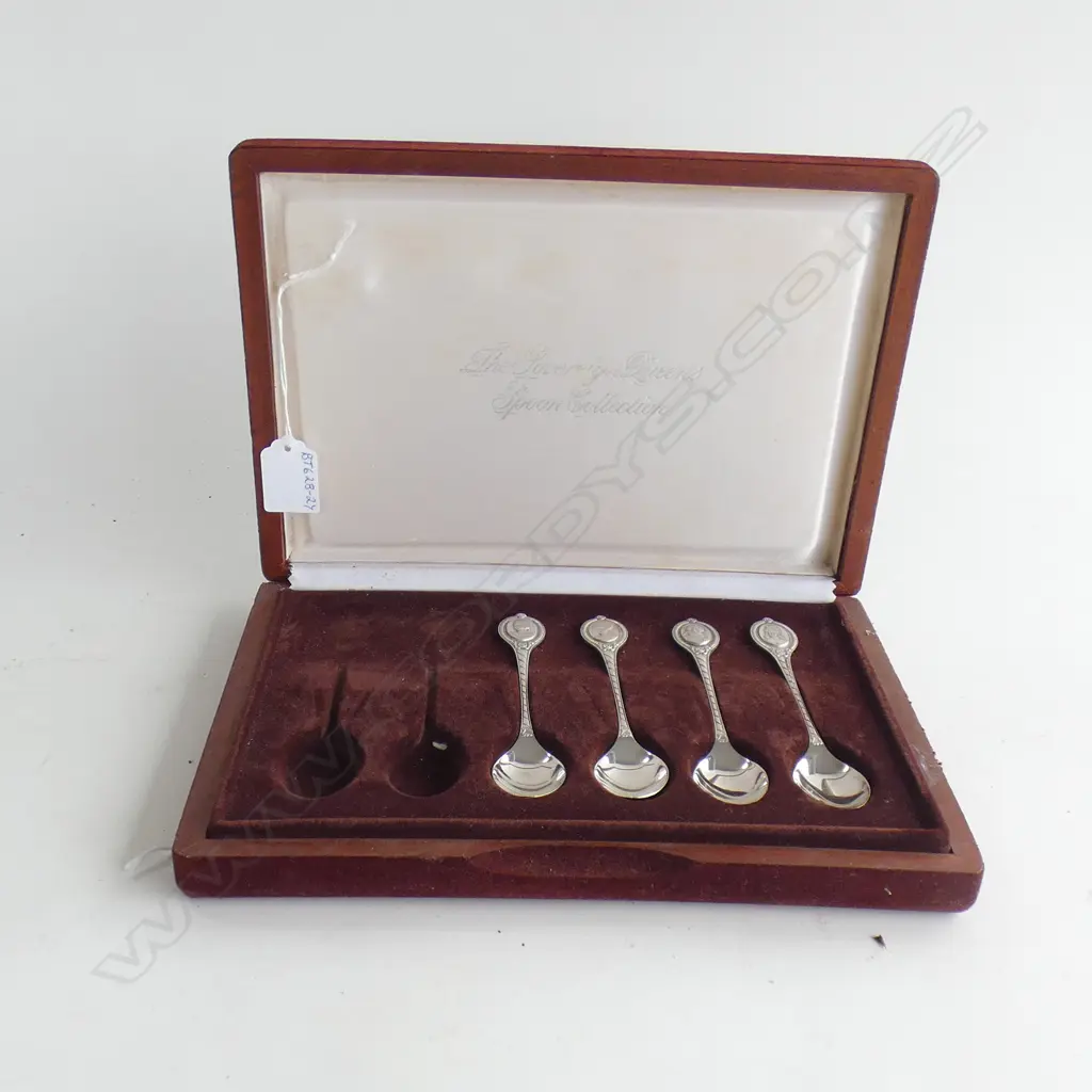 BOXED SILVER SOVEREIGN QUEENS SPOONS (2 MISSING) Image 1++