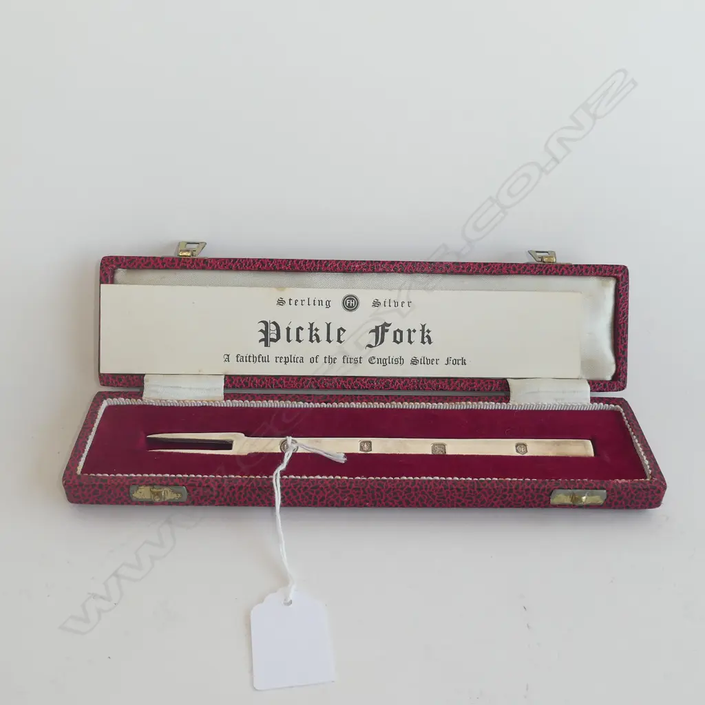BOXED REPLICA OF THE FIRST ENGLISH FORK – STERLING SILVER 42.43 GRAMS. Image 1++