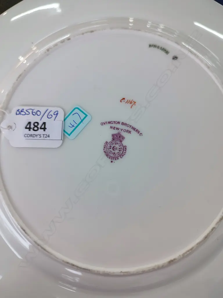 A Royal Worcester cabinet plate painted by Phillips Image 1++