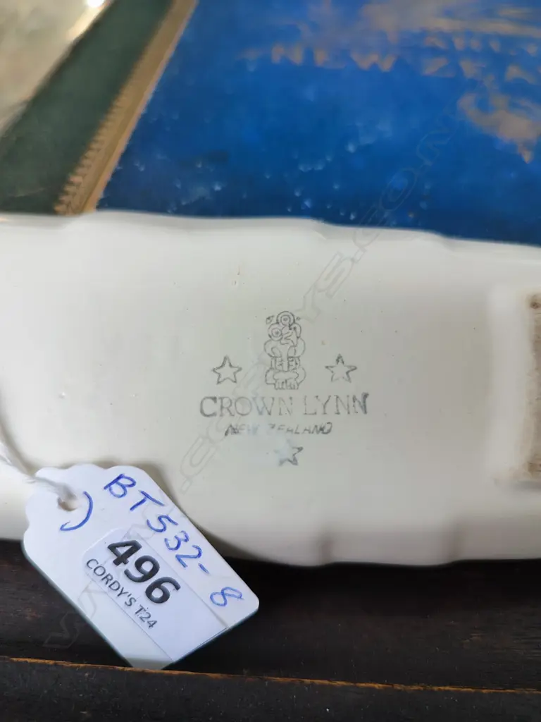 CROWN LYNN TROUGH VASE - OLD TIKI STAMP - VG CONDITION L 215MM Image 1++