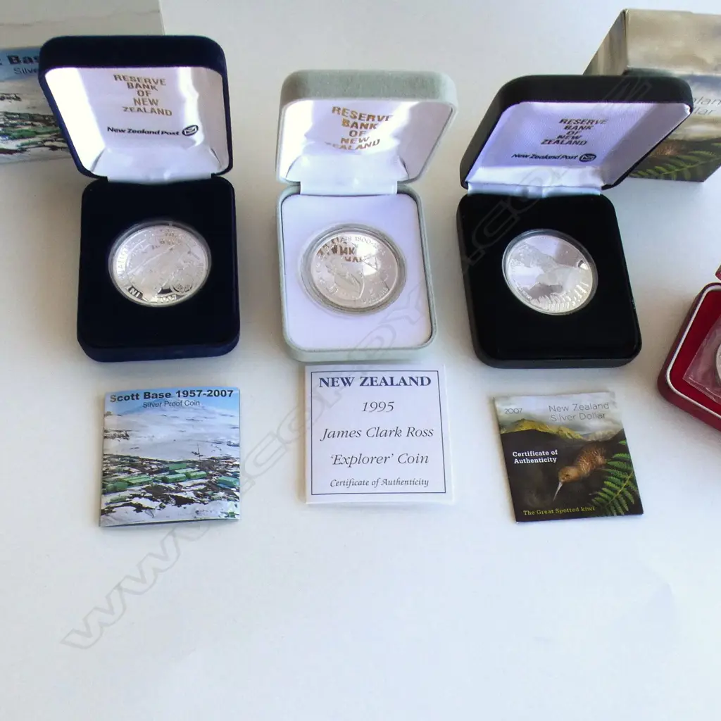 4 NZ PROOF $1's. 1977. 2X 1995 EXPLORER. 2007 & 1995 Image 1++