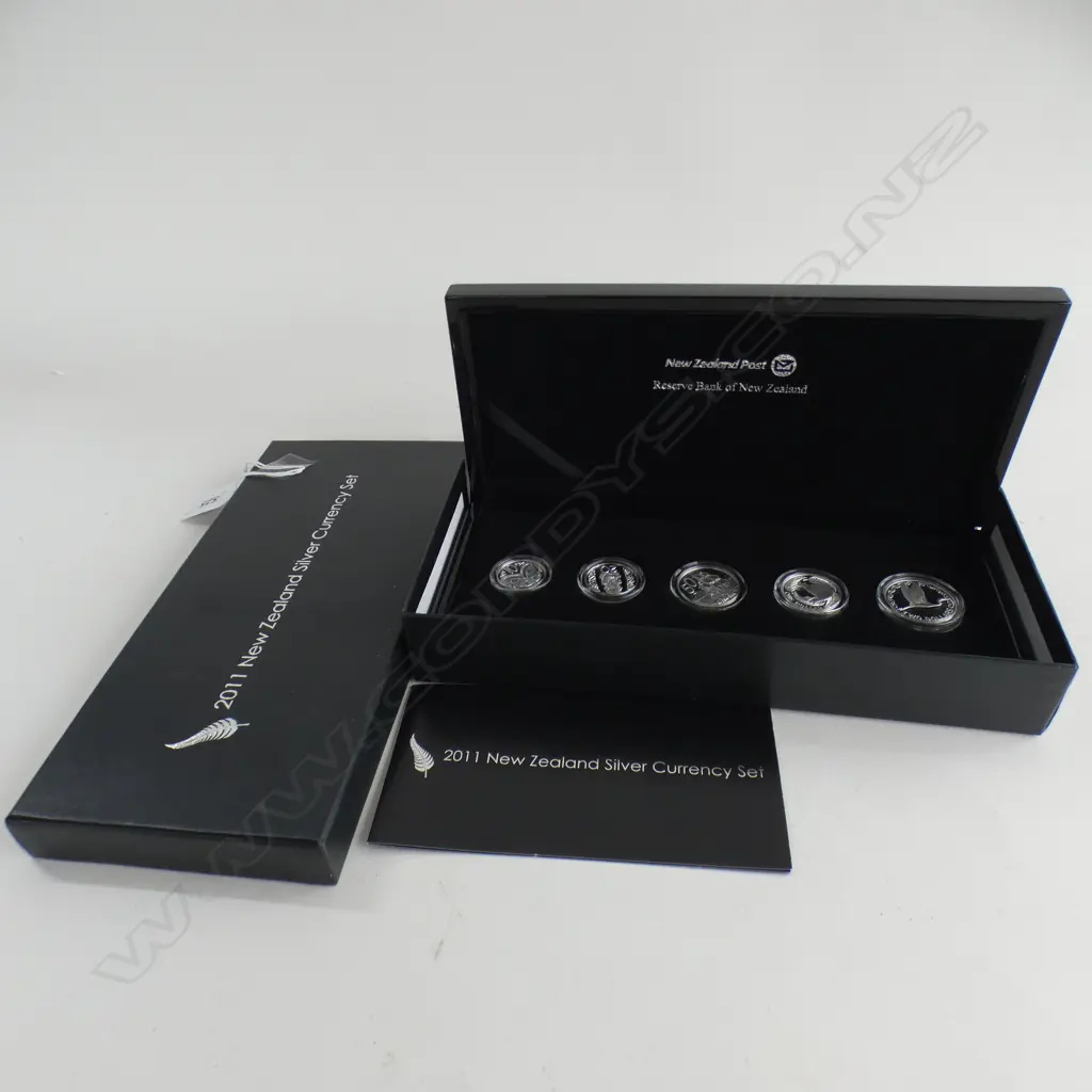 2 NZ PROOF COIN SETS 2011 + 1998 PRIDE IN NZ Image 1++