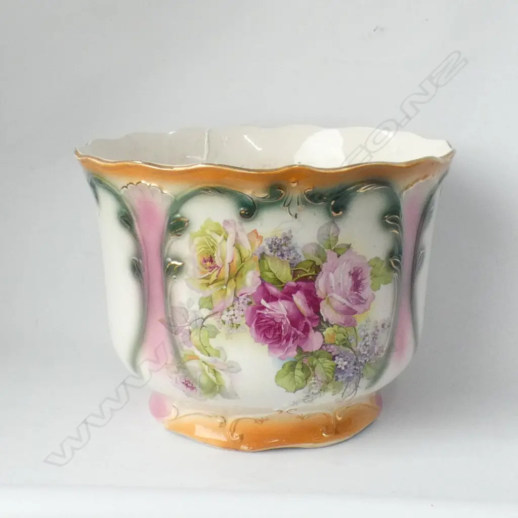 LG ENGLISH VINTAGE JARDINIERE - PINK ROSE BLOOMS DIA 295 H235MM STAINS TO INSIDE Image 1++