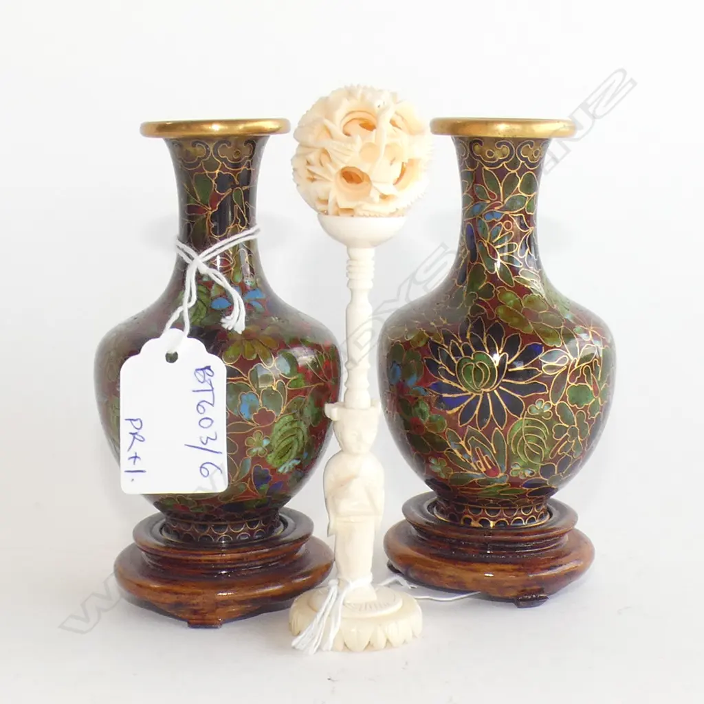 IVORY PUZZLE BALL ON STAND H.130mm + PR SMALL CLOISONNE VASES ON STANDS Image 1++