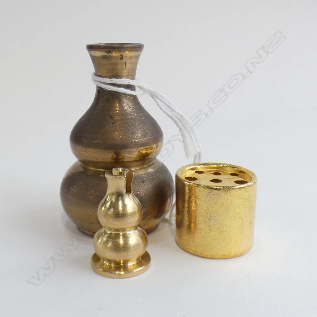 3 ASST BRASS INCENSE HOLDERS - LARGEST H 50MM Image 1++